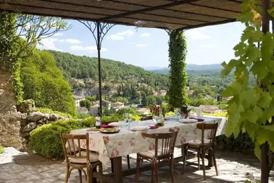 Image de Le rêve de la Provence en 1700 la maison avec de belles vues