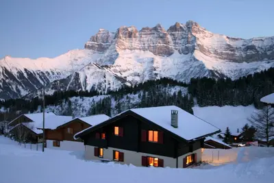 Image de Portes du Soleil Suisse, chalet de ski idéal sur les pistes, 6+2 personnes