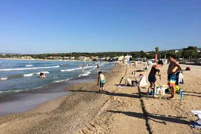 Image de Plage des Lecques à 80 m. AppartT3 Rdc - Climatise tt confort +Parking privé