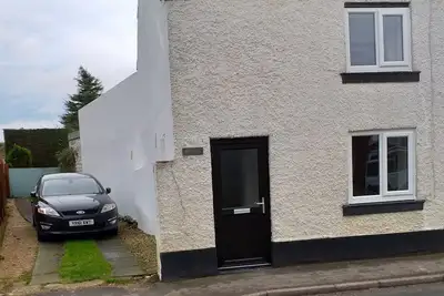 Image de Flamborough Cottage avec grand jardin privé et un parking, animaux acceptés.