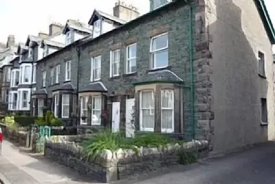 Image de Cottage Centre de Keswick 4 Chambres 2 Salles de bains Capacité 8/10 Avec Parking.