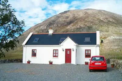 Image de GÎTE D'Auto-Restauration Dans La VALLÉE Picturesque D'Inagh, Recess, Connemara, Avec Wi-Fi
