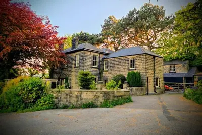 Image de Grand Gîte Période propriété avec des vues imprenables pouvant accueillir jusqu'à 16