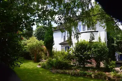Image de Harewood Haven: maison de luxe de 8 chambres des années 1930