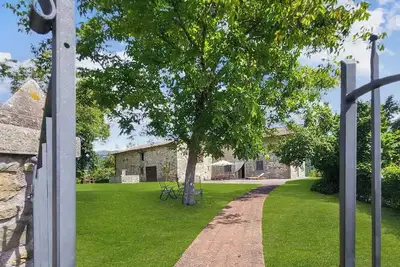 Image de Cottage, piscine privée, belle vue sur la montagne, Wifi, à pied du restaurant
