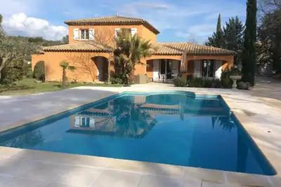 Image de Villa sans vis Ă vis sur 2500 m2 proche du centre de Lorgues avec Piscine 10x5