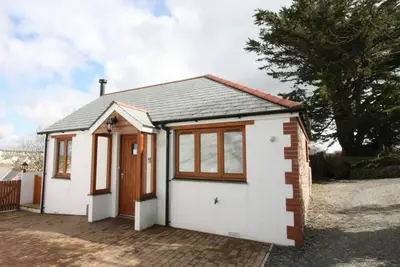 Image de Combermere Cottage, Bude, glimpses of canal & Sea