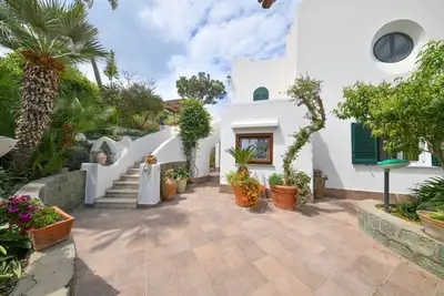 Image de Bel appartement dans une villa à Lacco Ameno