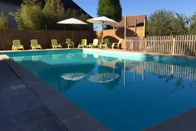 Image de Maison de charme avec grande piscine chauffée