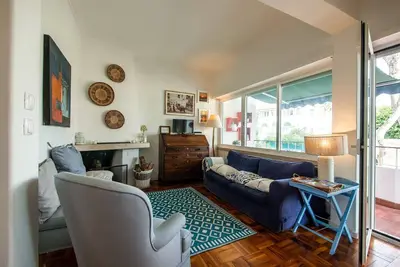 Image de Nouvel appartement plein de lumière dans le centre de Cascais avec balcon