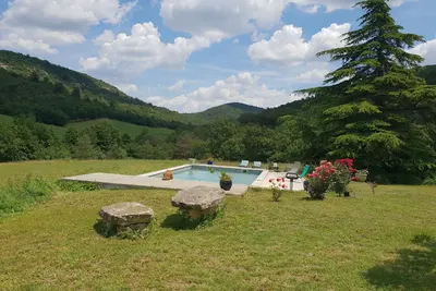 Image de Vacance pleine nature Gîte situé dans la réserve naturelle du Lubéron.