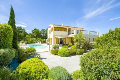 Image de 40%Off 27 juin-9 juillet; Luxueuse villa;Piscine chauffée privée;Vue sur la mer