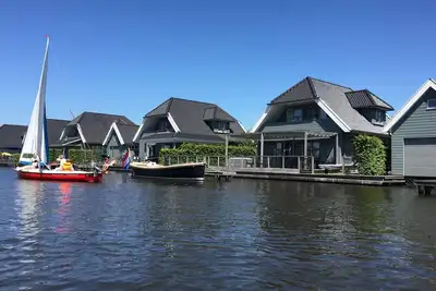 Image de Maison de vacances de luxe sur le Sneekermeer à Sneek, Frise