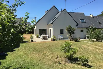 Image de Maison spacieuse et lumineuse à 300m d'une plage de sable blanc.