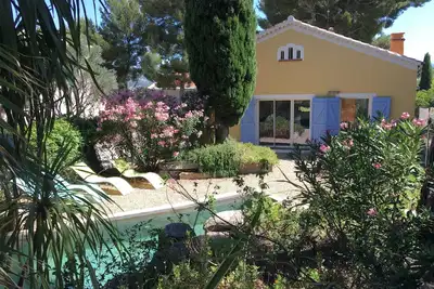 Image de Villa avec Piscine & Grand Jardin paysagé à 500 m de la Grande Plage des Lecques