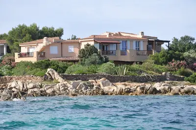 Image de Plat Large Original En Villa Sur La Mer