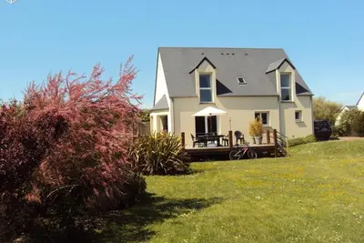 Image de Villa Les Statices. Grand jardin clos et mer à 300 mètres. Wifi