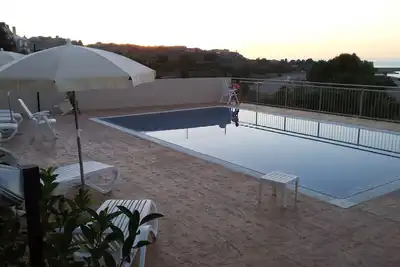 Appartement Avec Piscine A 50 Metres De La Mer