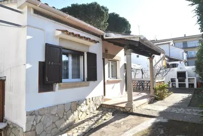 Maison avec jardin, barbecue et climatisation
