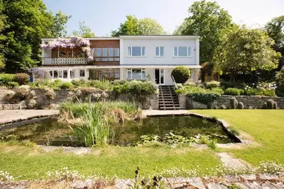 Image de Maison isolée et relaxante à Glastonbury, Somerest. Par les arbres, les vues et la Tor