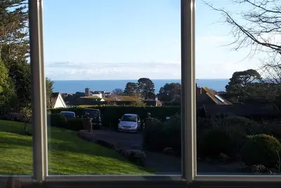 Image de The Garden Studio: Appartement ensoleillé avec une vue fabuleuse sur la mer
