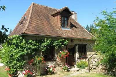 Image de Petite maison de campagne charmante dans un hameau isolé de Chabrenas