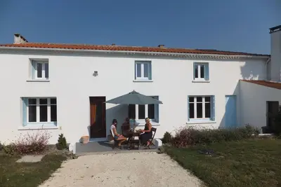 Image de Grande Maison Entre Talmont et Mortagne Sur Gironde Avec Vues Sur estuaire