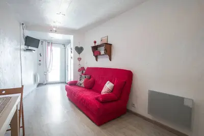 Image de Studio en plein centre du village, bien exposé et bien agencé