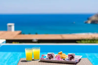 Image de Villa vue mer, Ă quelques pas de la plage, des restaurants, des bars et Ă 3 km de Lindos!