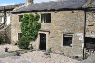 Image de Cottage Dales traditionnel avec une vue imprenable,