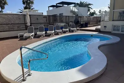 Image de Villa avec piscine chauffée, à 50 mètres du front de mer avec des vues fantastiques