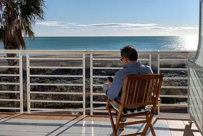 Image de Ocean Front Parking / Wifi Excellent frontal sea views 2 Bathrooms 2 showers