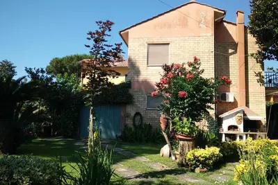 Image de Magnolia House - 300 mètres de la mer
