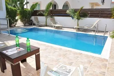 Image de Superbe villa de 3 chambres, piscine privée, Wifi, minutes de la plage et des commodités