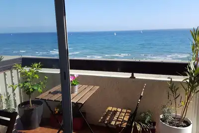 Image de La vue mer le soleil dans le bellevue Ă canet climatisation + place de parking