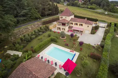 Image de A Sarlat, Grande Perigourdine 10/14 pers avec piscine chauffée privée