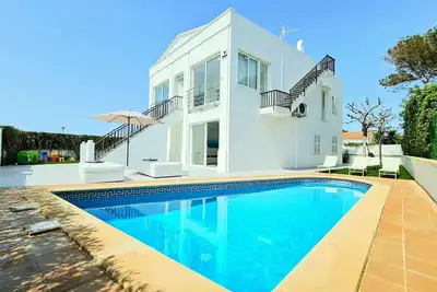 Image de Villa moderne avec vue mer à 300m de la plage avec piscine privée, climatisation, WiFi