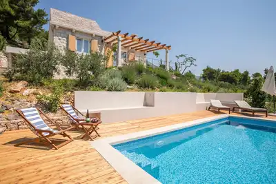 Mediterranean Villa Brac avec piscine et belle vue