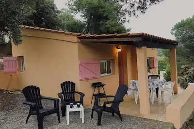 Golfe De Lava Appietto: Maisonnette à 250 mètres de la mer, .