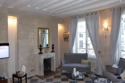 Image de Place Dauphine, bâtiment 17ème siècle, exceptionnelle Spacieux Duplex, Ac