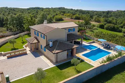 Image de Villa pour 10 personnes avec piscine et hydromassage