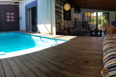Image de Villa avec piscine privée chauffée Wifi Gratuit Bbq. CÔTE De Silence