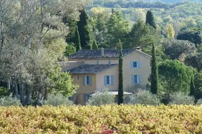 Image de Grande maison 6 ch entièrement rénovée au milieu d'un jardin de 3ha, 6 sdb\/douche