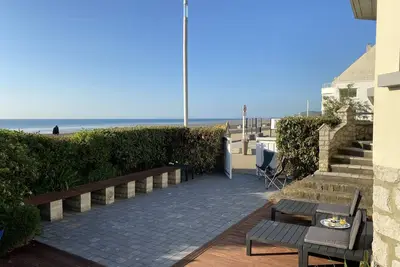Image de Rare: Belle location front de mer avec jardin