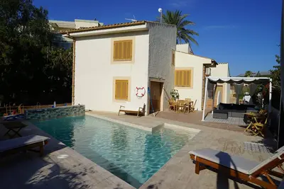 Image de A 2 mn de la mer: Villa avec piscine, idéale pour les grandes familles \/ groupes en vacances