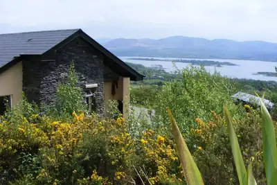 Image de Charmant cottage de deux chambres avec vue magnifique sur la mer Ă seulement 10 minutes de Kenmare