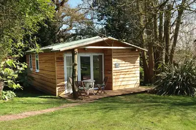 Image de Chalet de vacances avec une vue magnifique et un grand jardin récemment rénové.