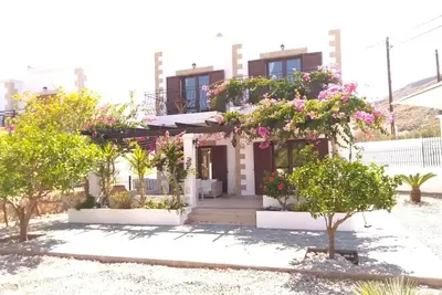 Image de Villa individuelle avec vue sur l'Acropole et la mer. 10 minutes Ă pied de la place Lindos.