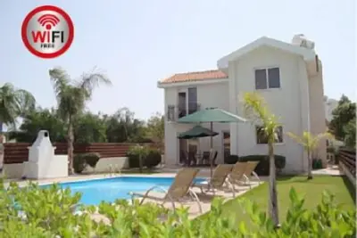 Image de Luxe villa avec piscine privée et terrasse et vue sur la mer libre SkyTV & Wifi