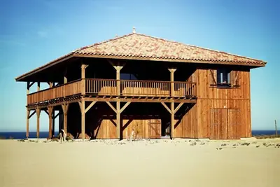 Image de Villa de charme, situation exceptionnelle sur la dune face à l'océan.
